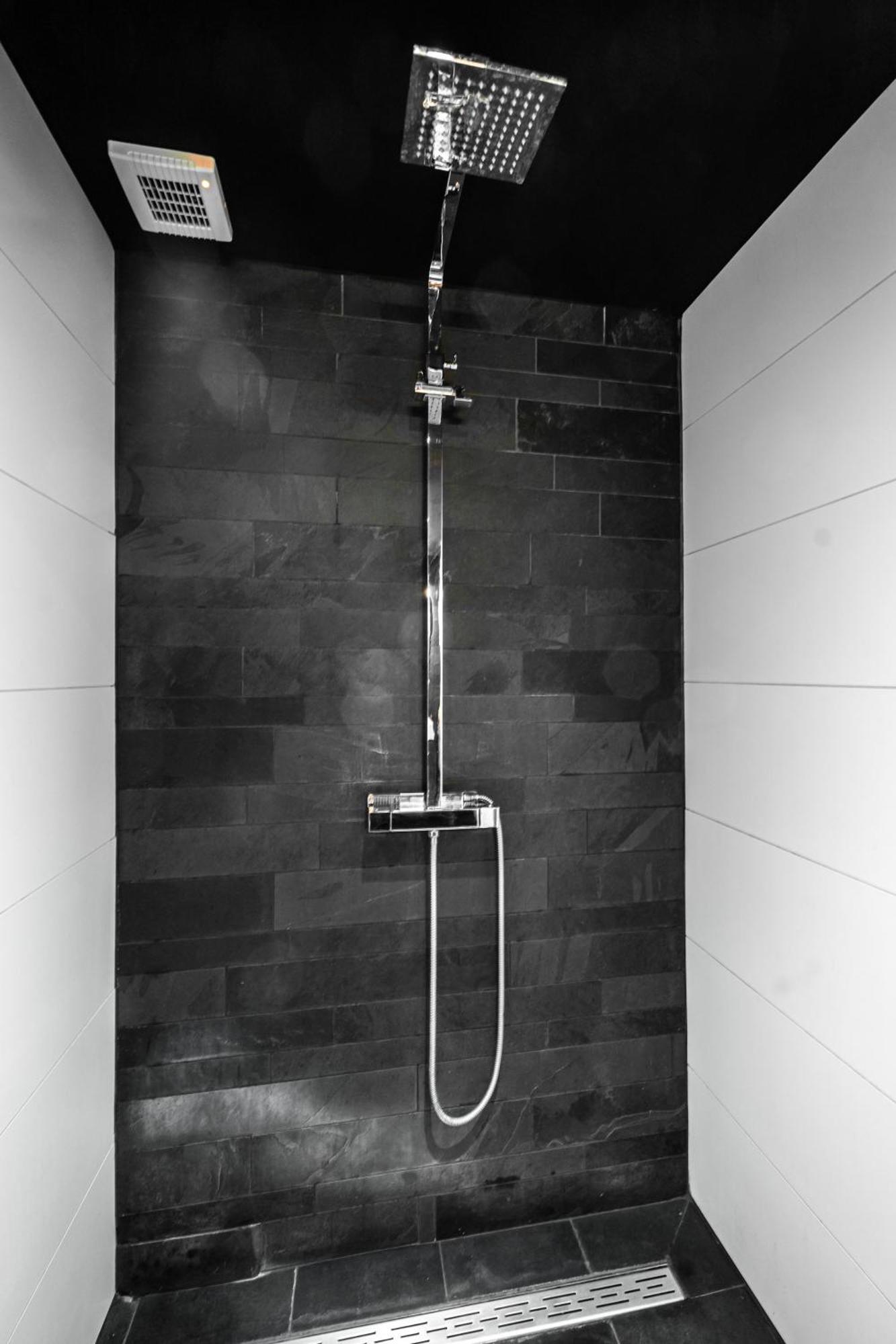 Villa De Luxe Bed &Wellness 's-Hertogenbosch  Esterno foto